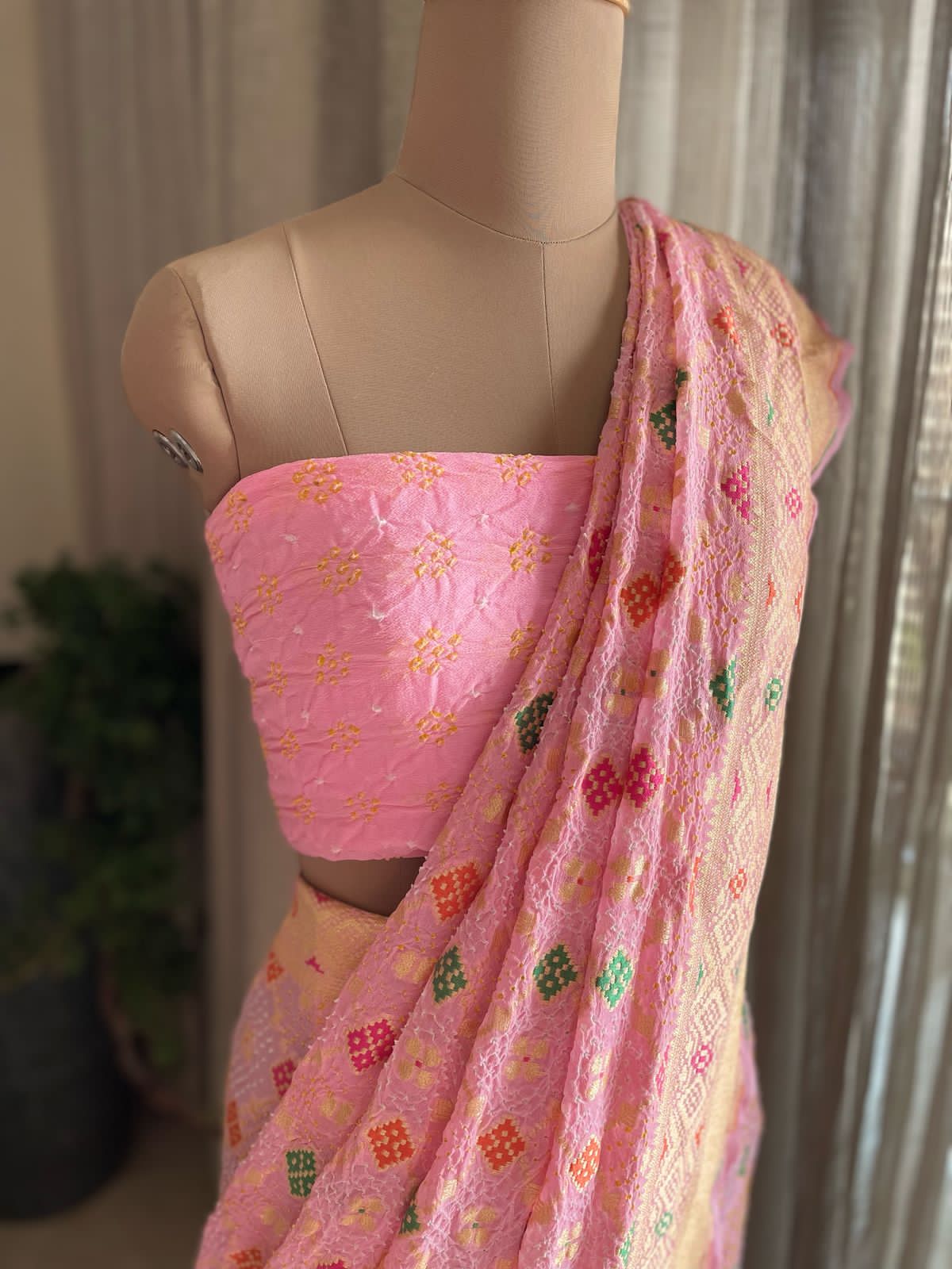 Ahaana - Ray of Morning Glory Meenakari Saree