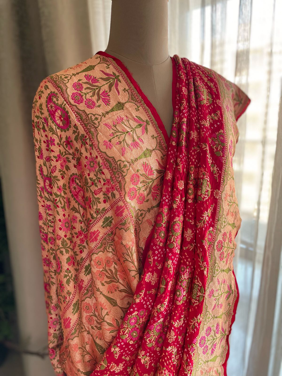 Mitali - Bond Between Friendship Meenakari Motif Saree