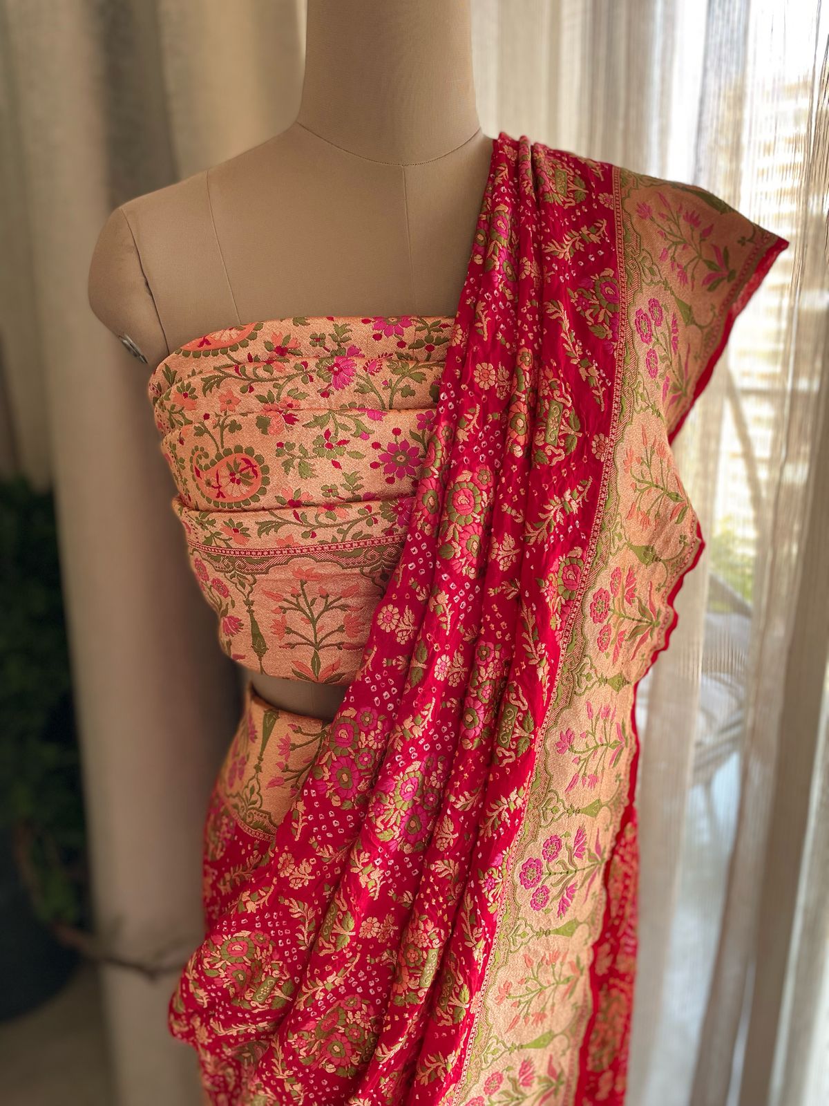 Mitali - Bond Between Friendship Meenakari Motif Saree