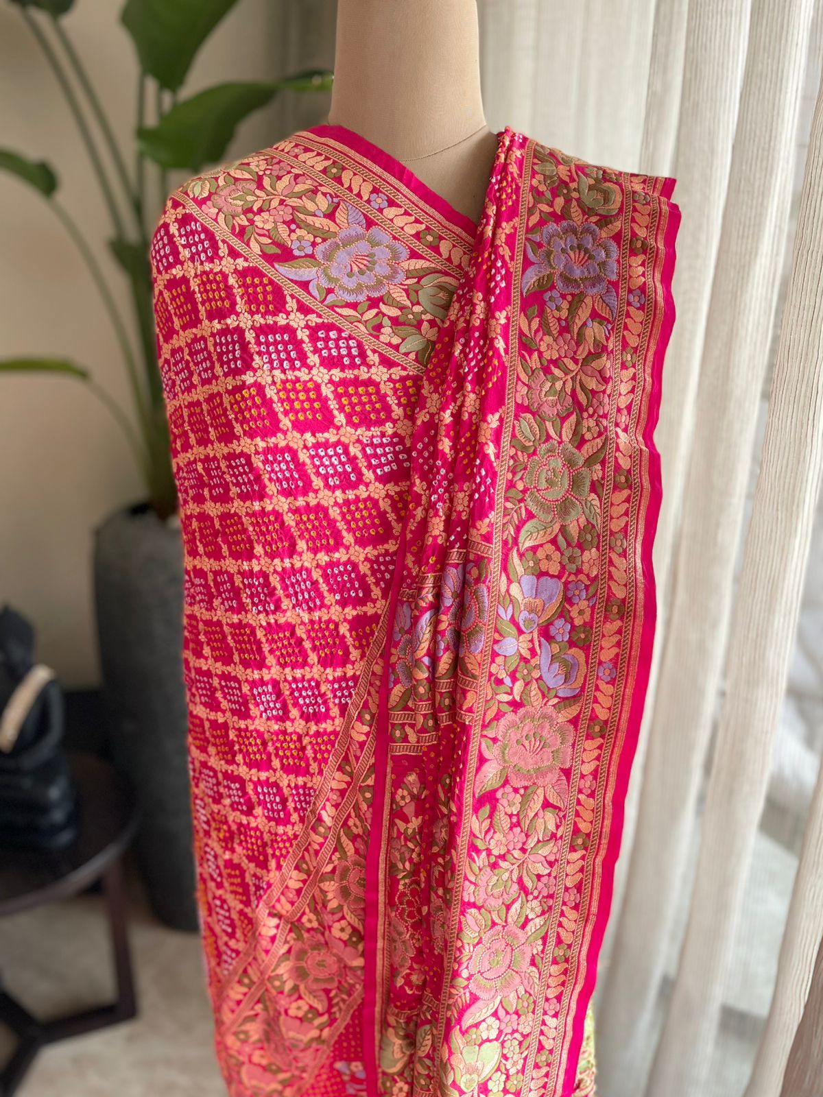 Shaurya - The Epitome Of Brightness Meenakari Motif Dupatta