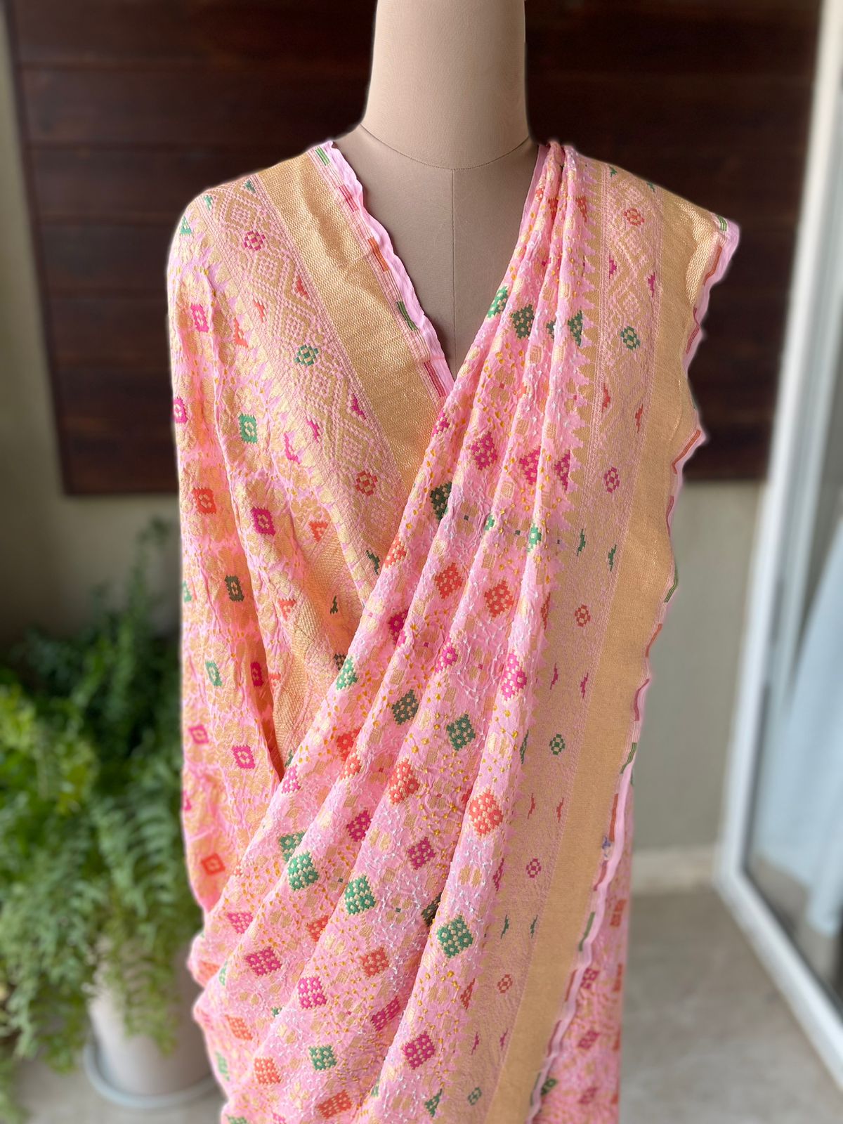 Ahaana - Ray of Morning Glory Meenakari Saree