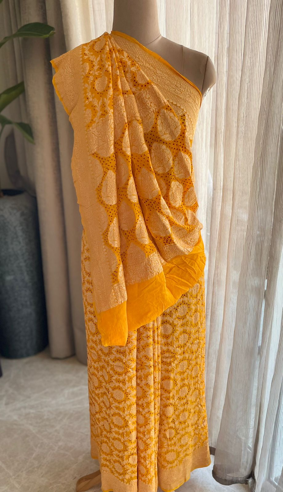 Mihika - Dew Drops Saree