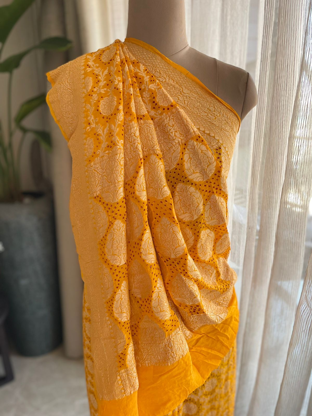 Mihika - Dew Drops Saree