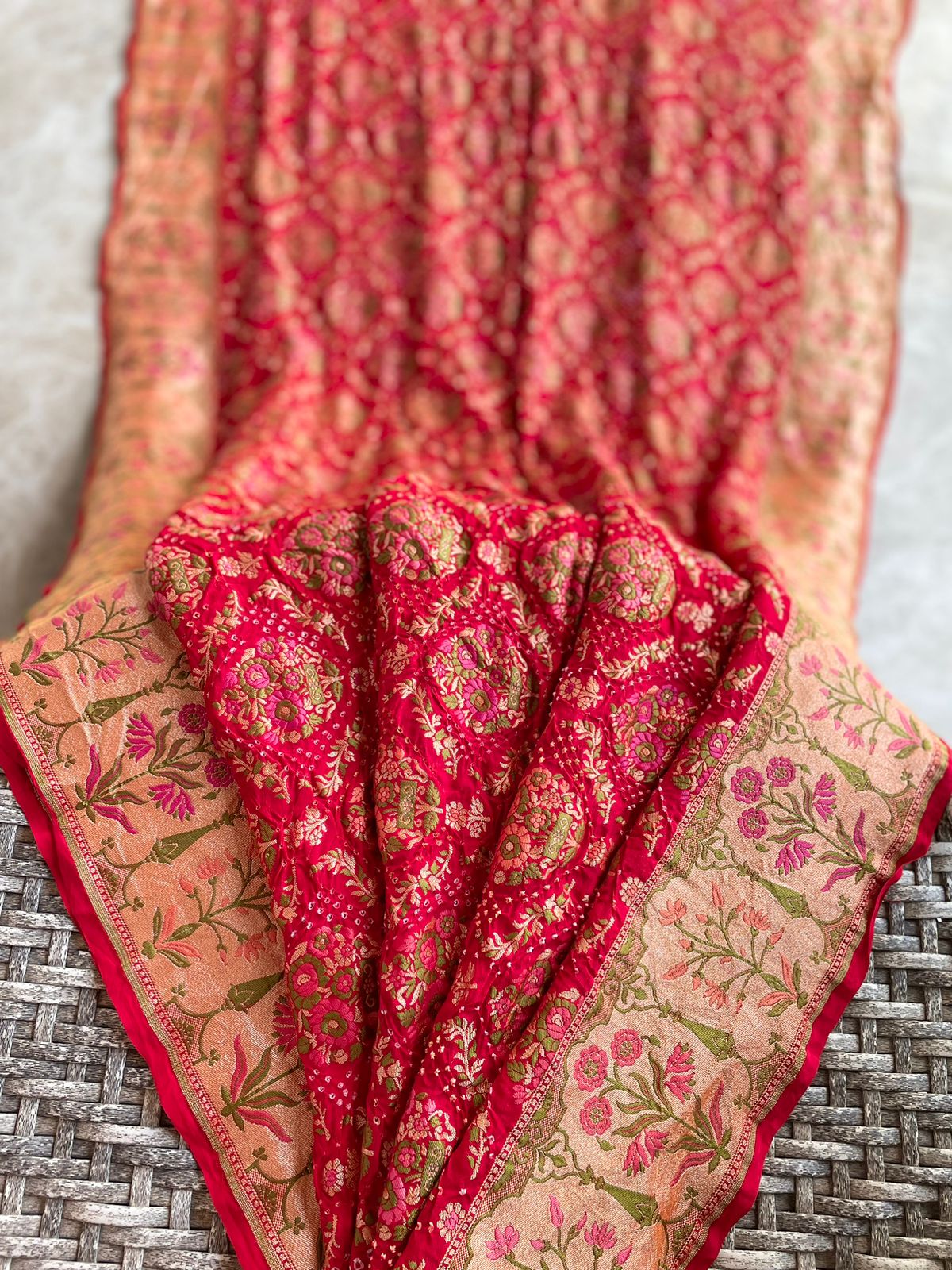 Mitali - Bond Between Friendship Meenakari Motif Saree
