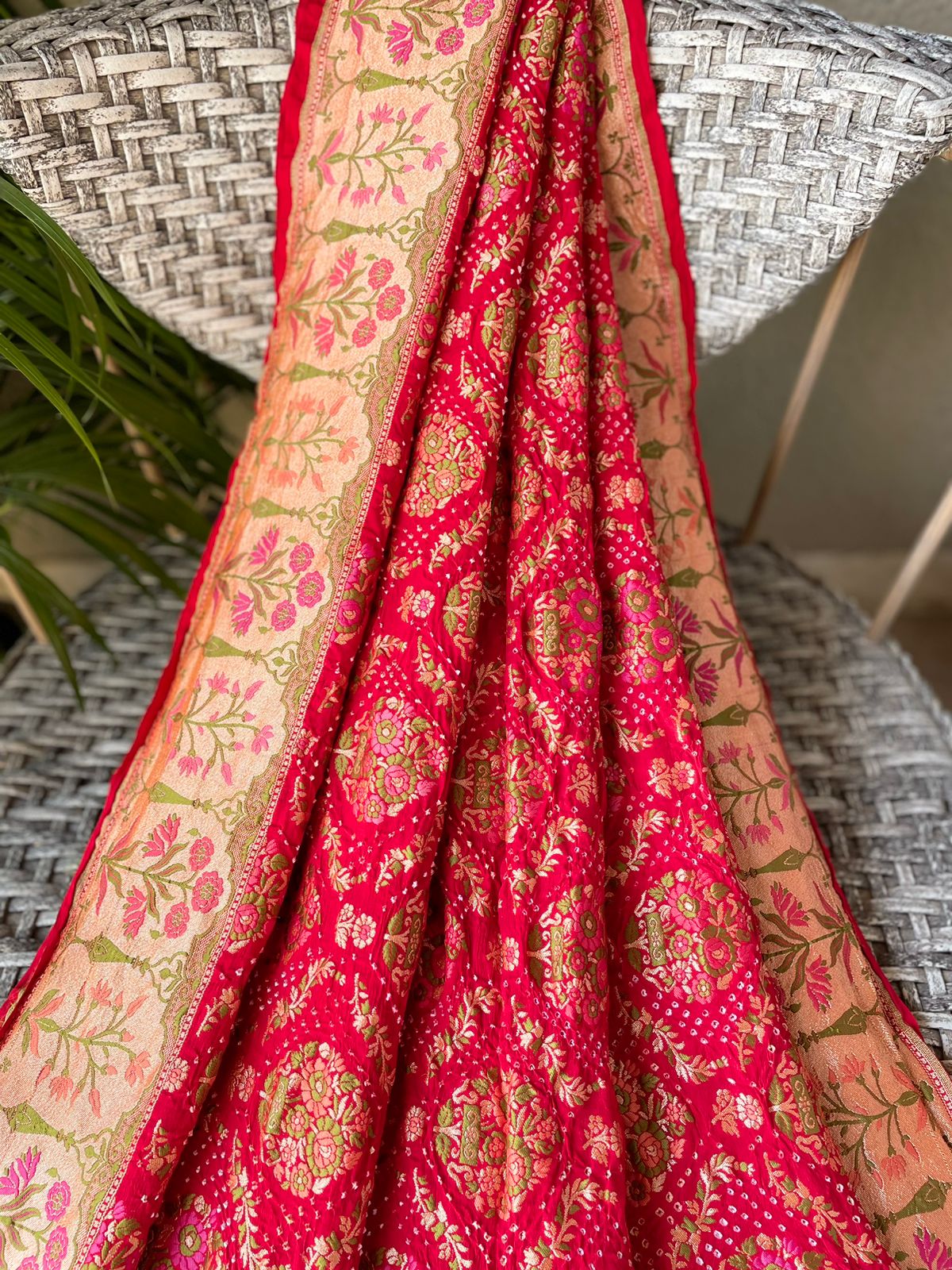 Mitali - Bond Between Friendship Meenakari Motif Saree