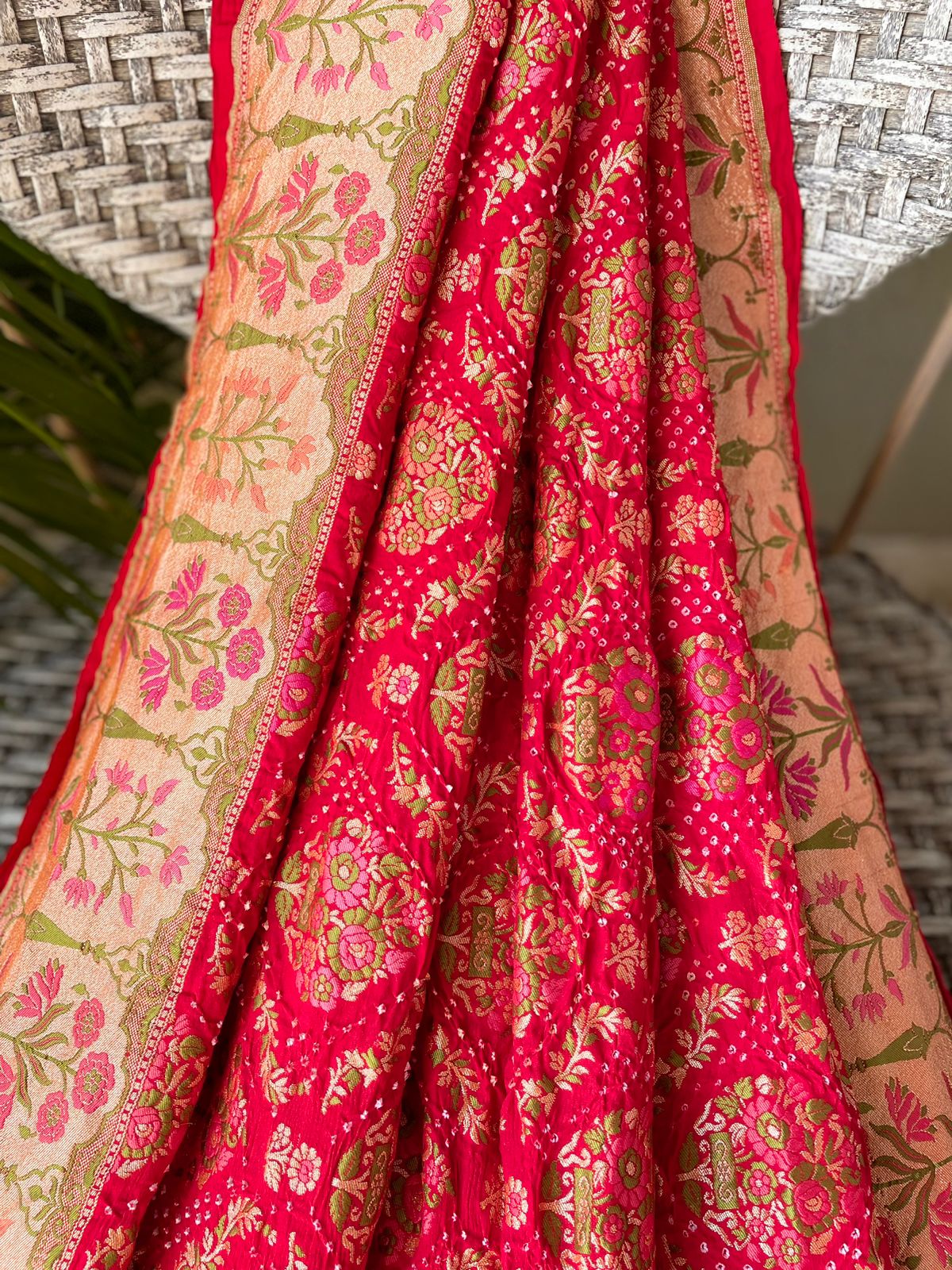 Mitali - Bond Between Friendship Meenakari Motif Saree