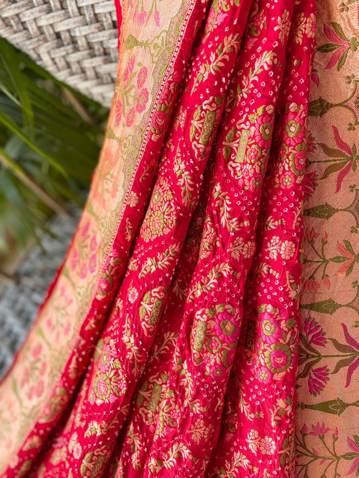 Mitali - Bond Between Friendship Meenakari Motif Saree