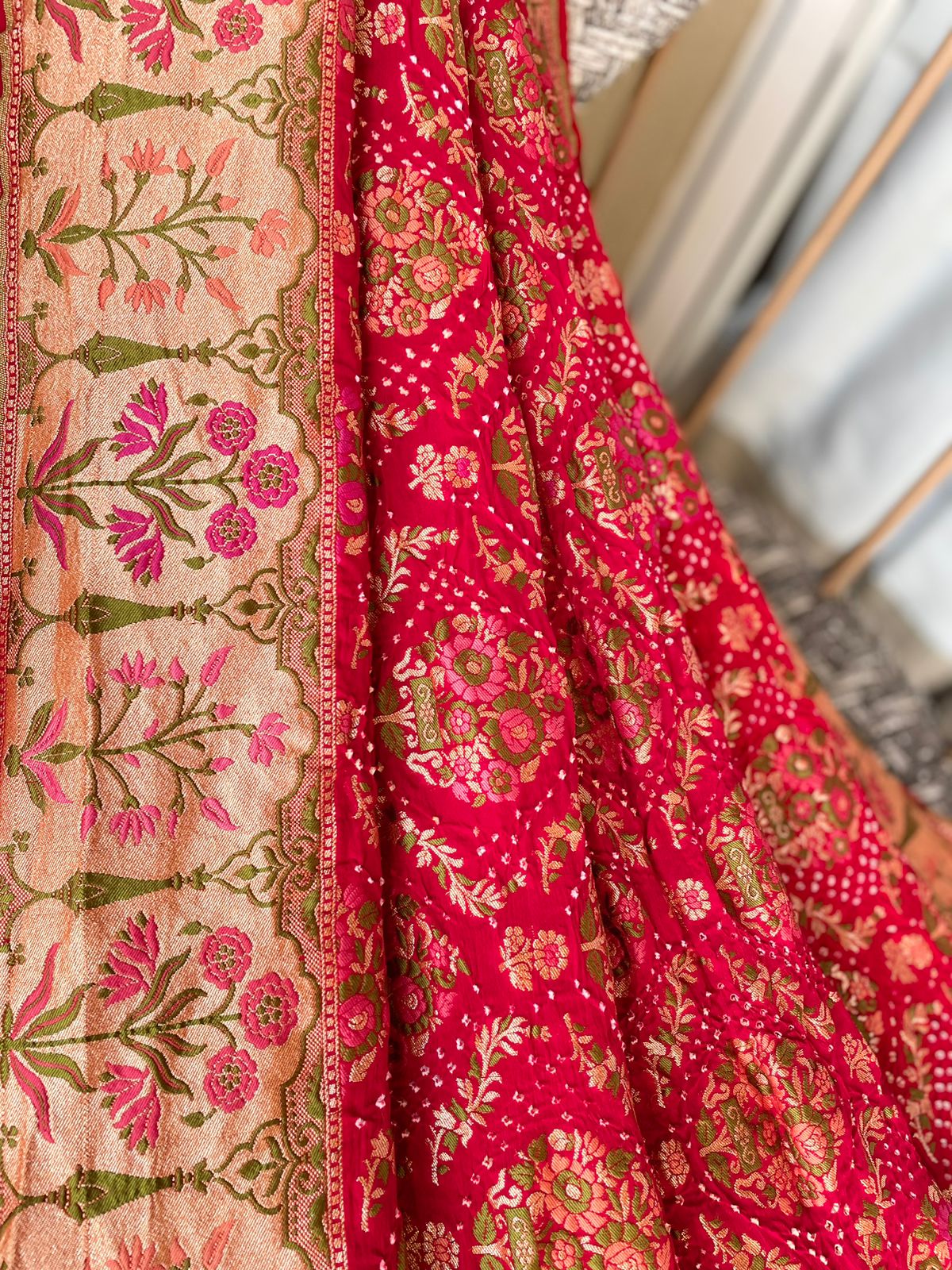 Mitali - Bond Between Friendship Meenakari Motif Saree