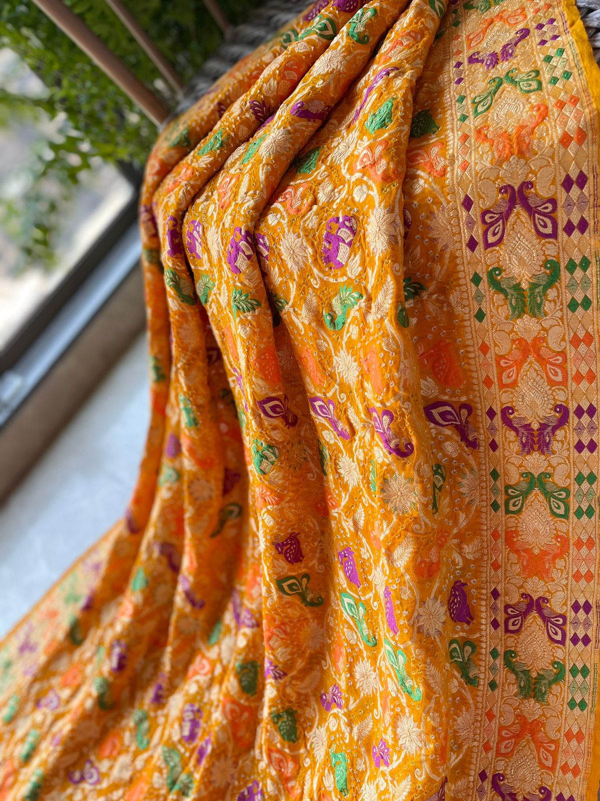 Aditi - Free and Unbounded Meenakari Motif Saree