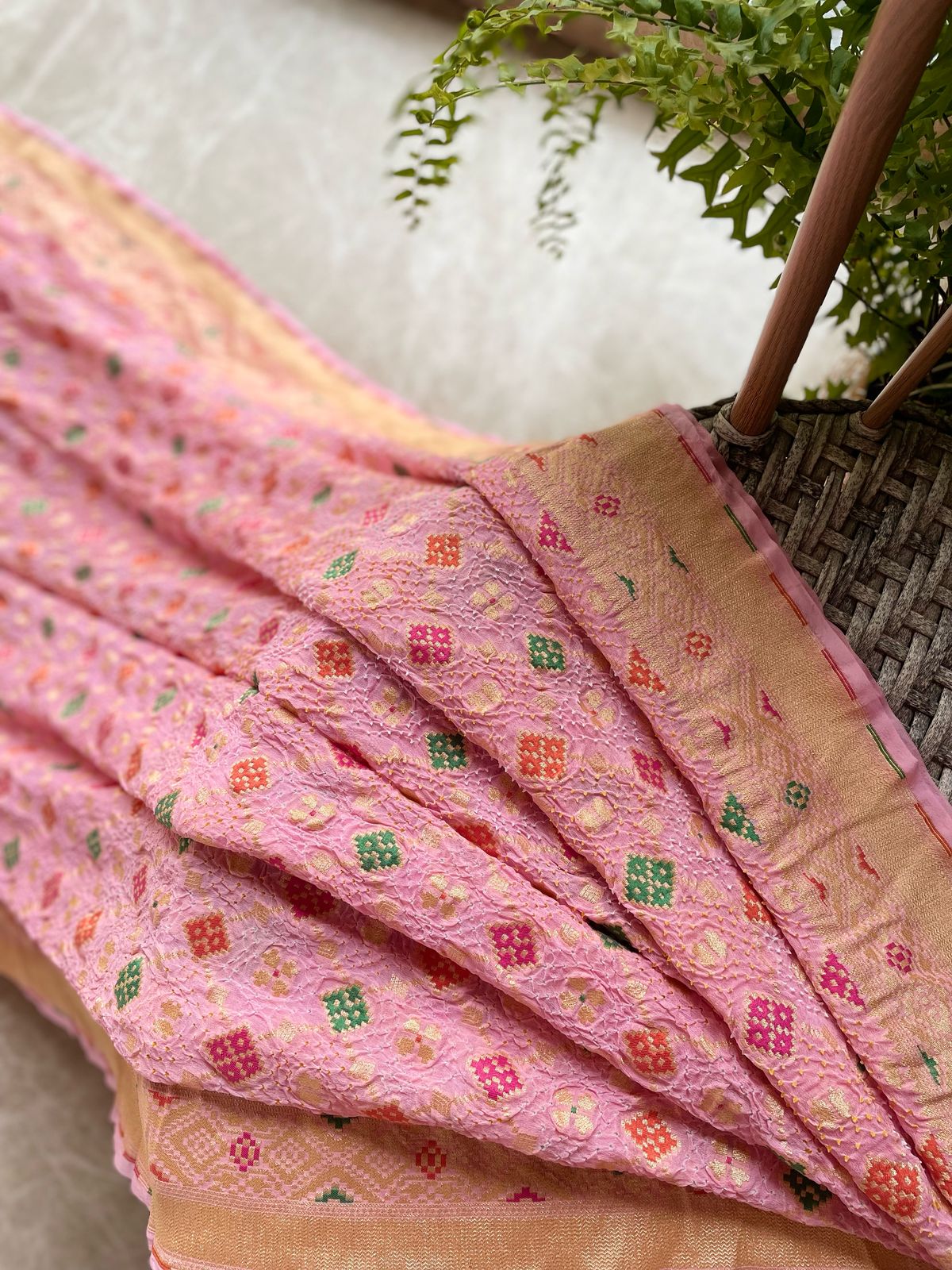 Ahaana - Ray of Morning Glory Meenakari Saree