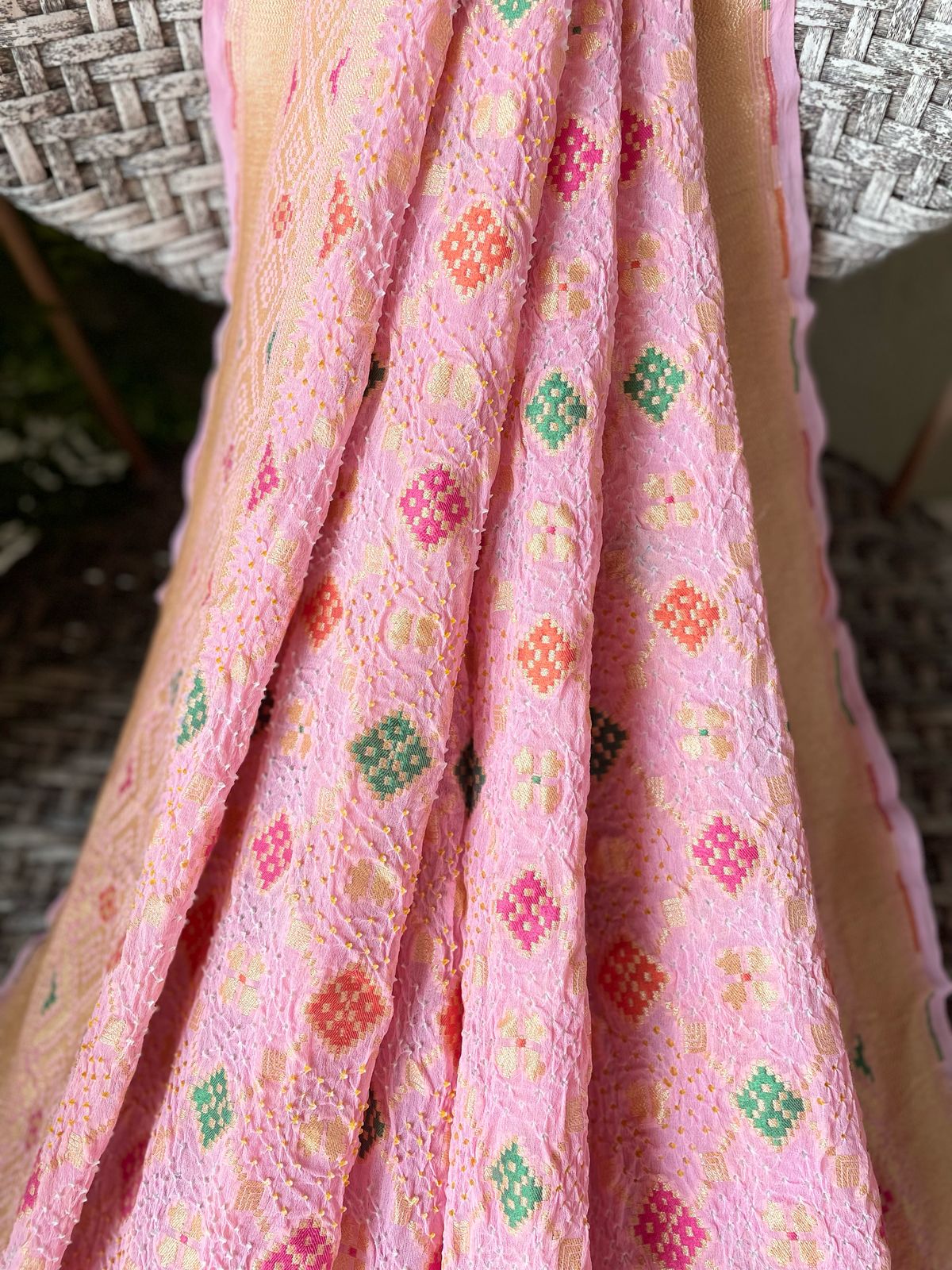 Ahaana - Ray of Morning Glory Meenakari Saree