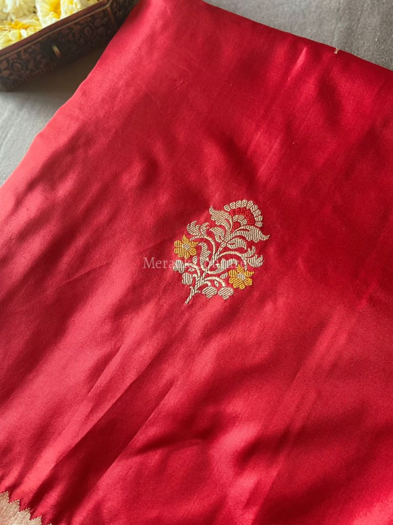 Namya - Worthy Of Honour Banarasi Silk Saree