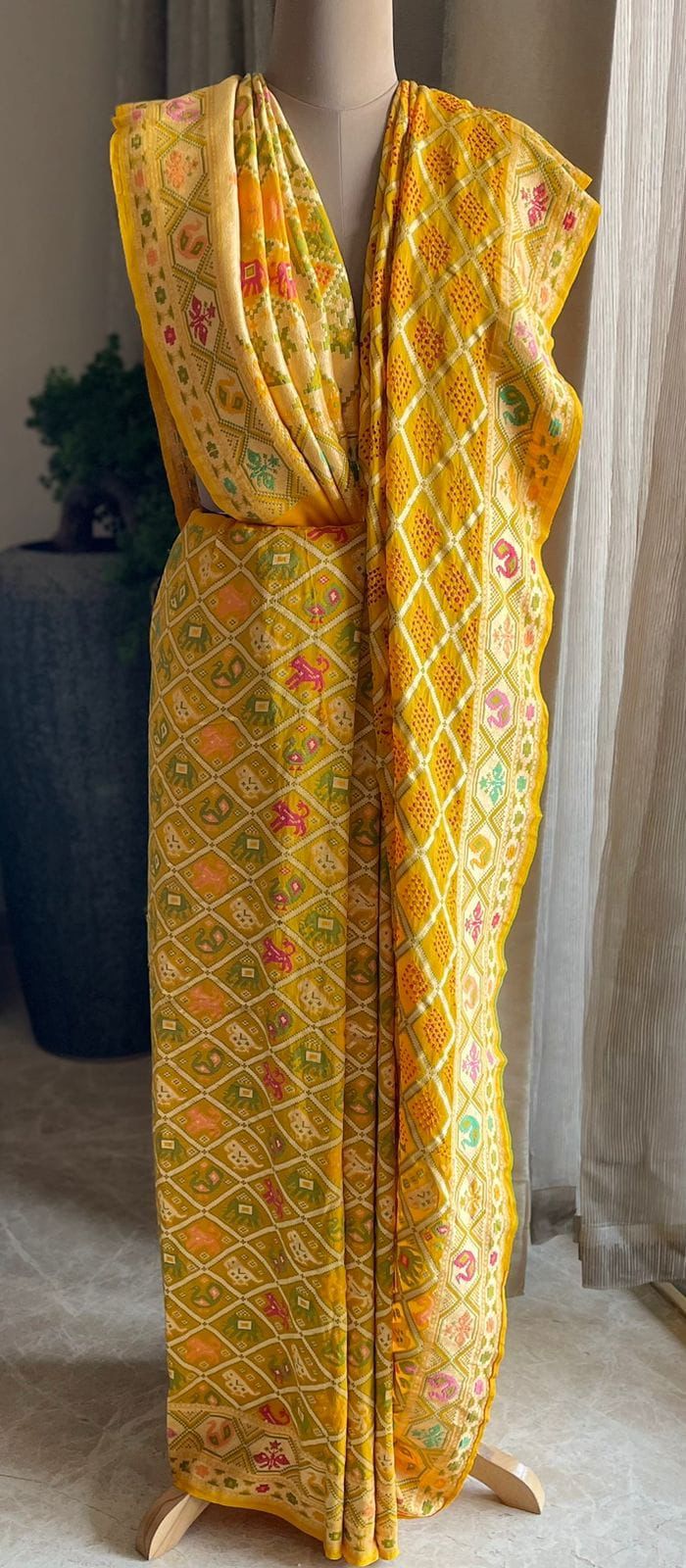 Riya - A Gem Meenakari Motif Saree