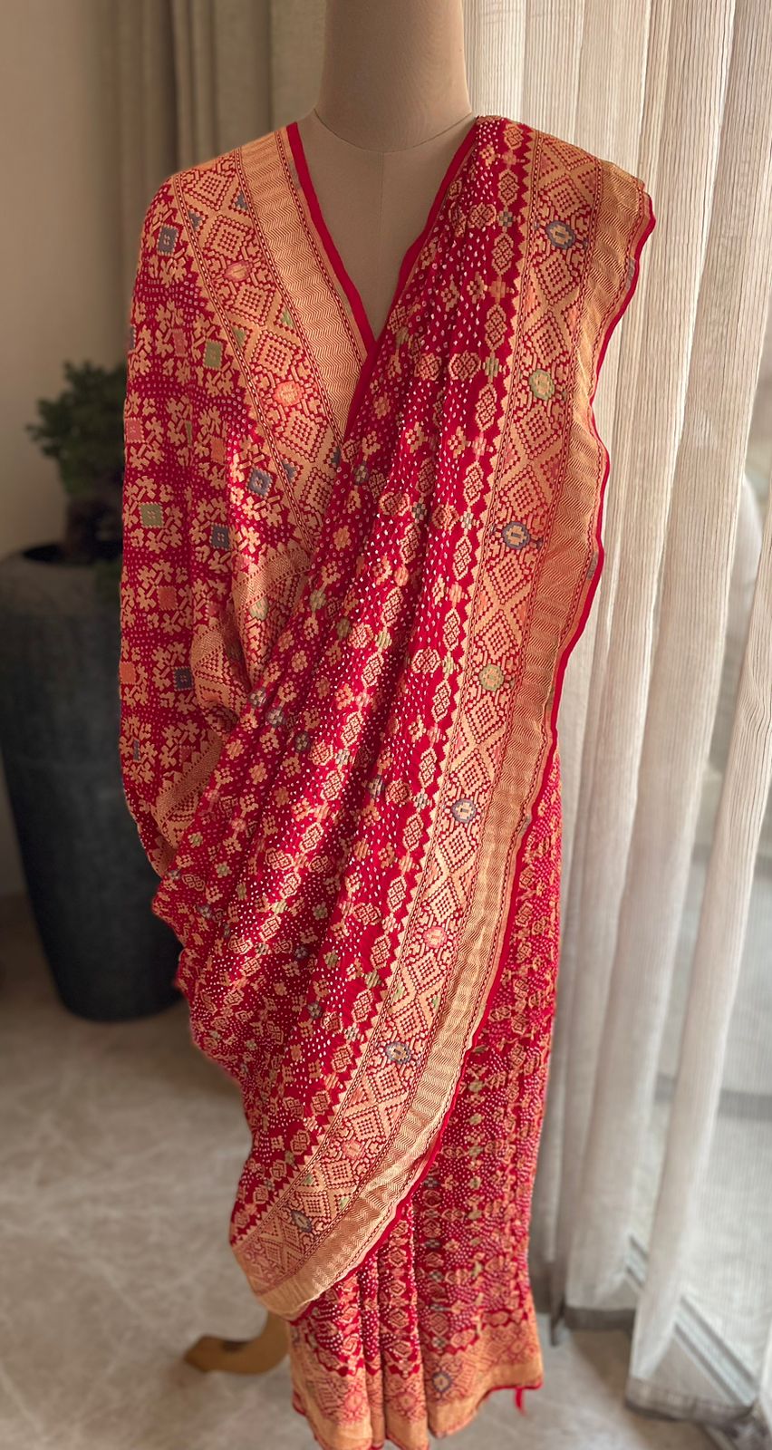 Saira - An Enchanting Princess Meenakari Saree