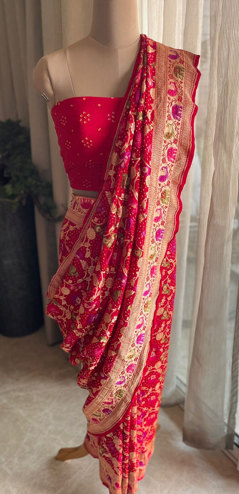 Hetvi - Love Meenakari Motif Saree