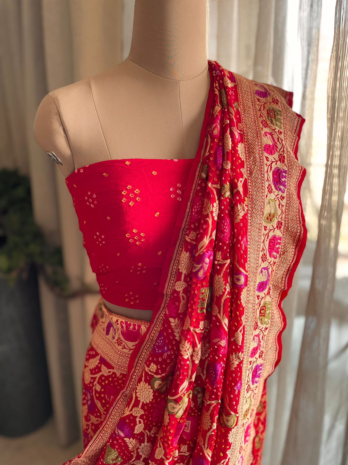 Hetvi - Love Meenakari Motif Saree