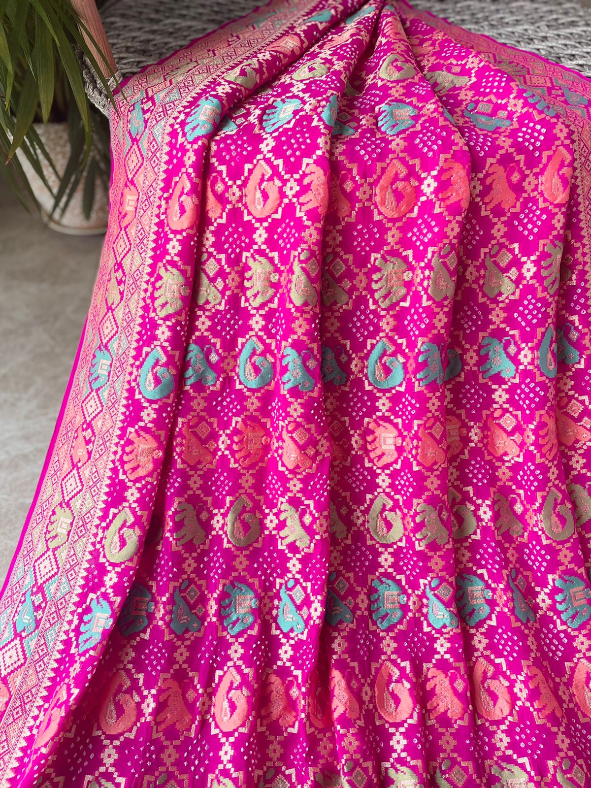 Amisha - Beautiful & Pure Meenakari Motif Saree