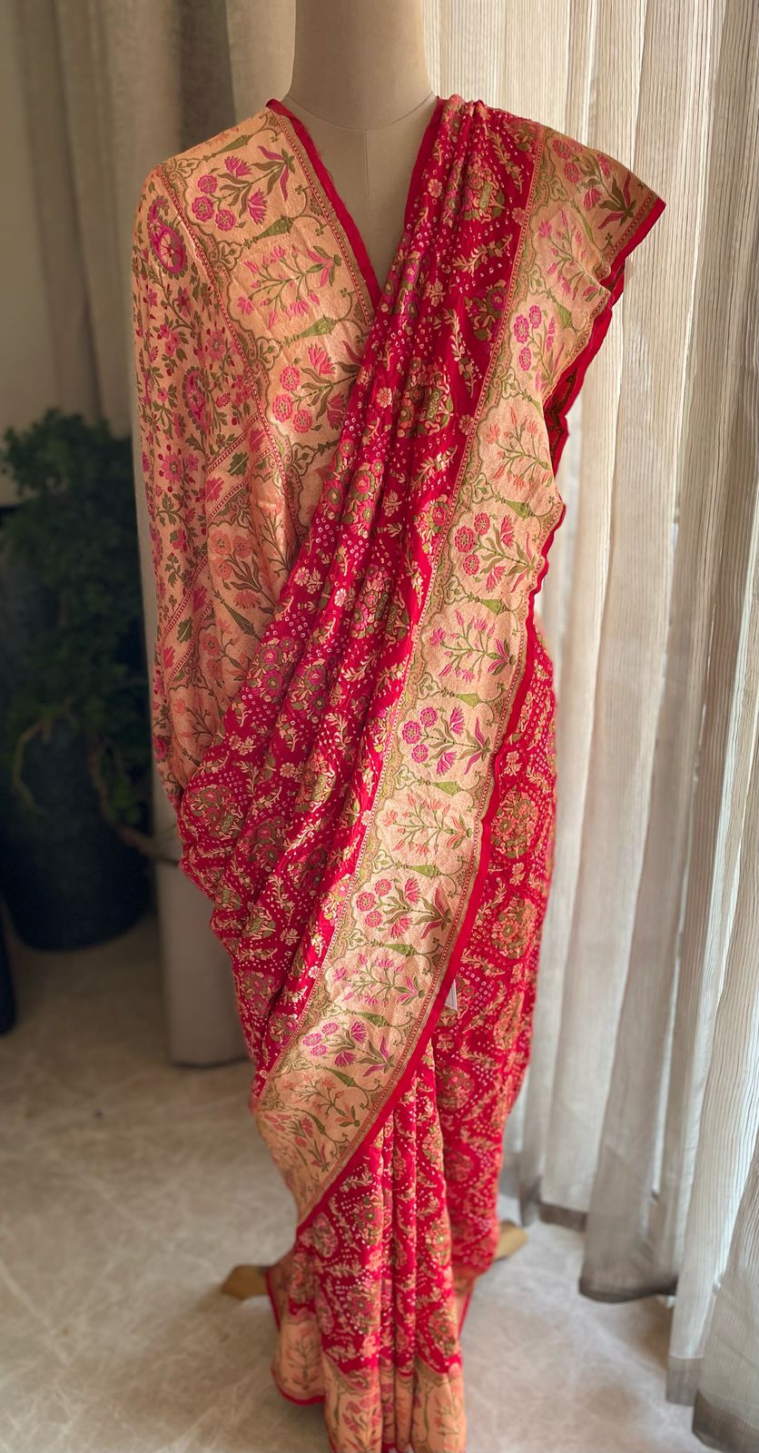 Mitali - Bond Between Friendship Meenakari Motif Saree