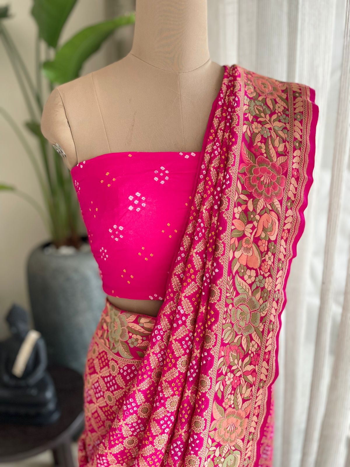 Arya - Noble Goddess Meenakari Motif Saree