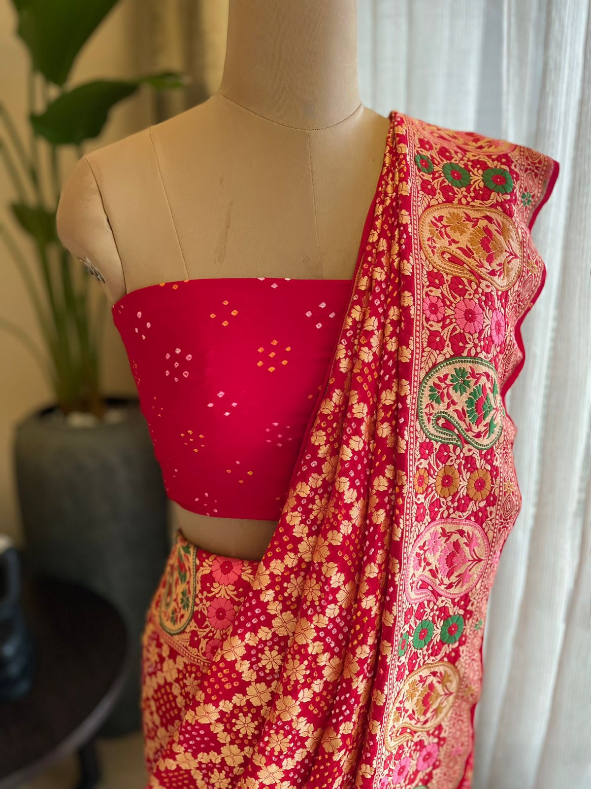 Raani Sa - The Respectful Queen Meenakari Motif Saree