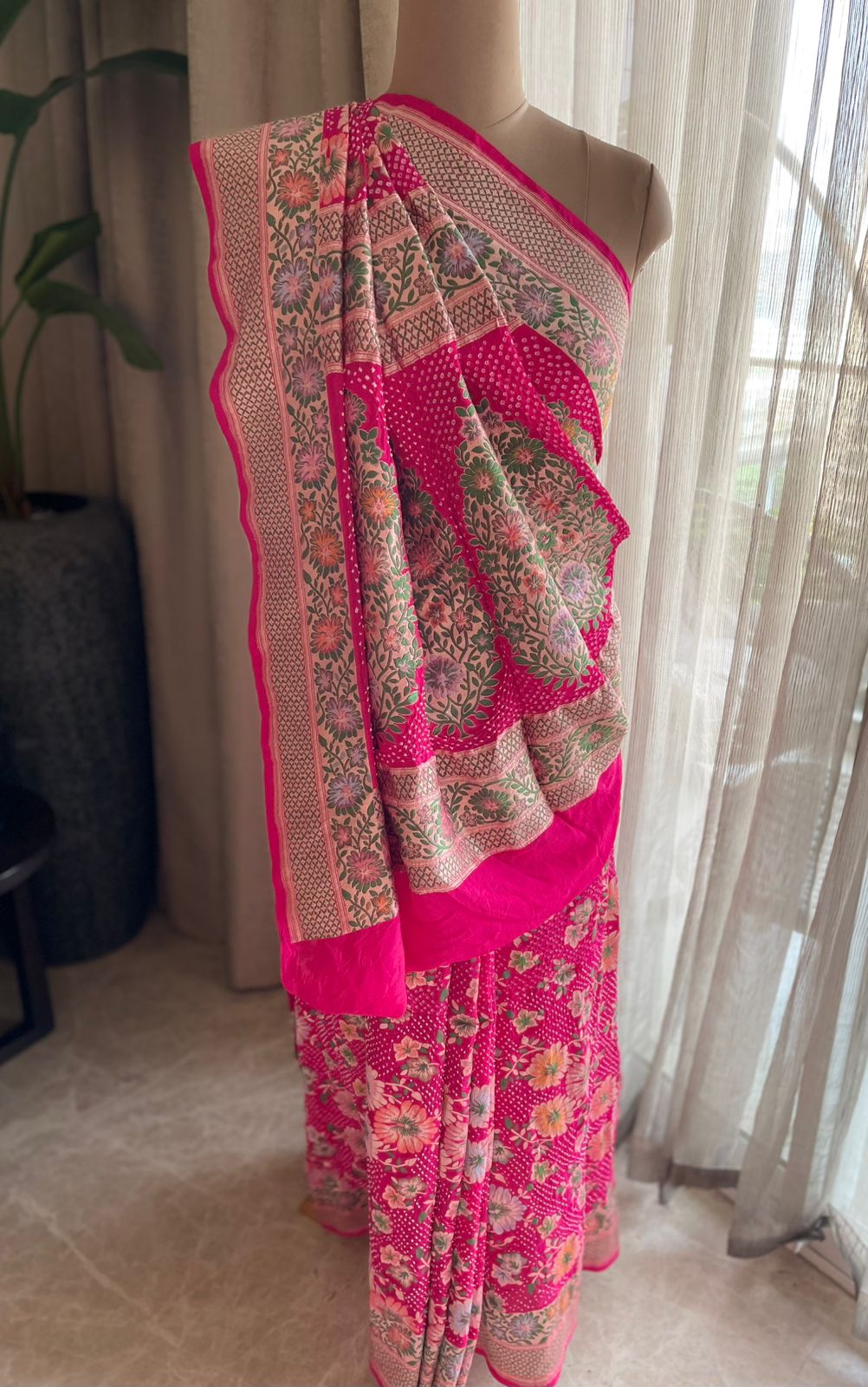 Ruhani - Enchanting Beauty Meenakari Motif Saree