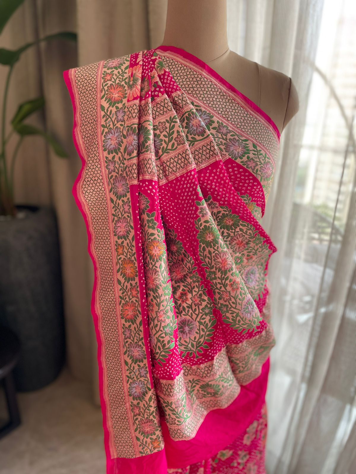 Ruhani - Enchanting Beauty Meenakari Motif Saree