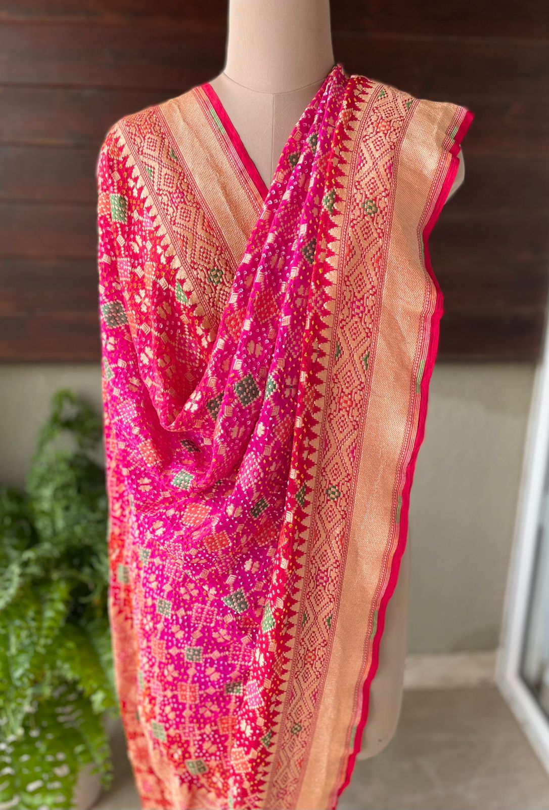 Farha - Red & Pink Meenakari Bandhani Dupatta