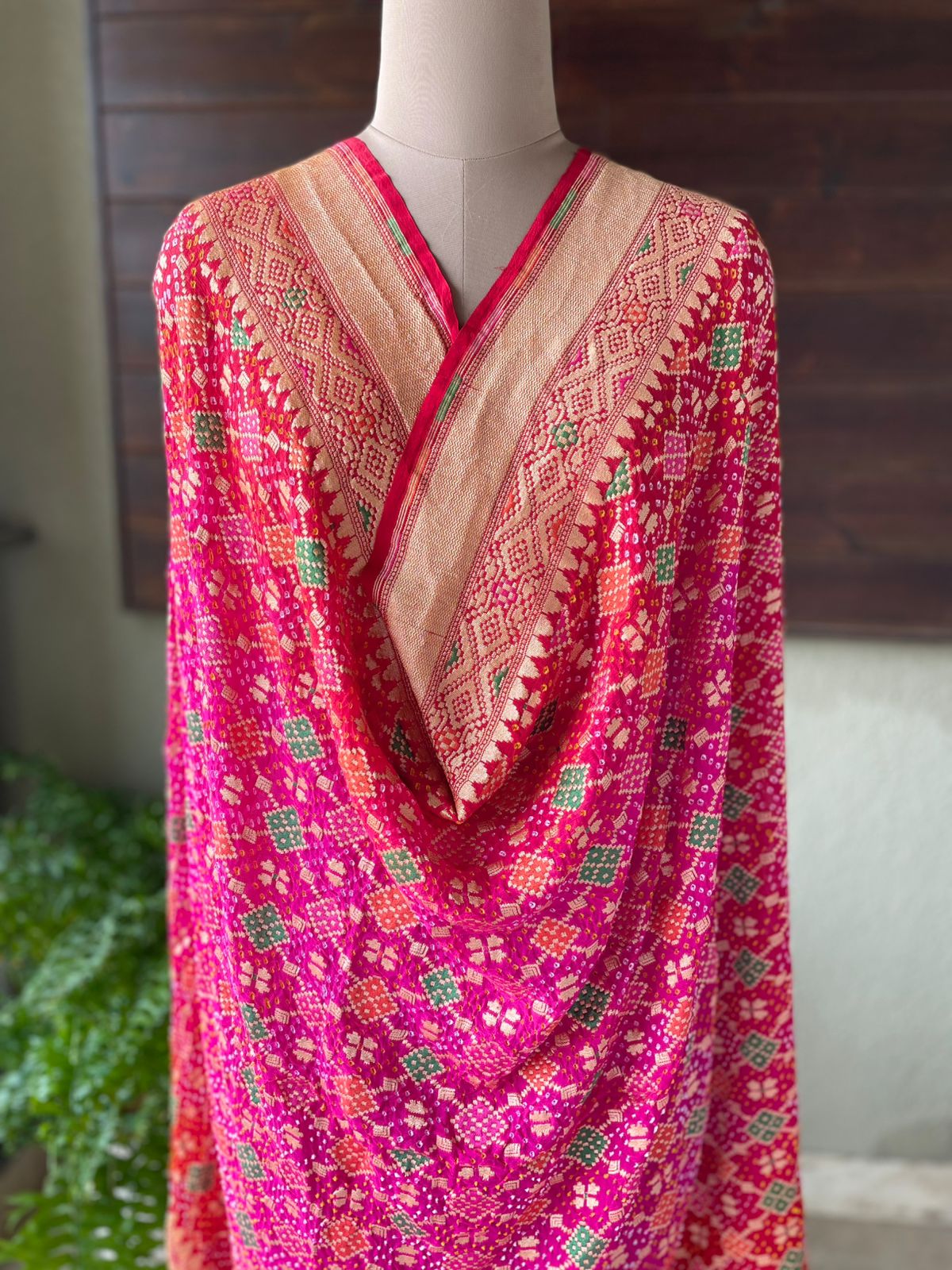 Farha - Red & Pink Meenakari Bandhani Dupatta
