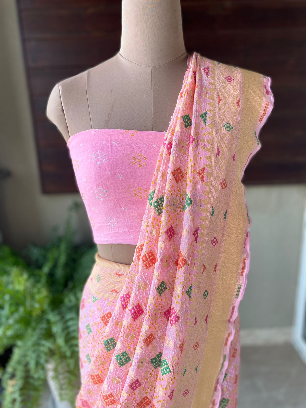 Ahaana - Ray of Morning Glory Meenakari Saree