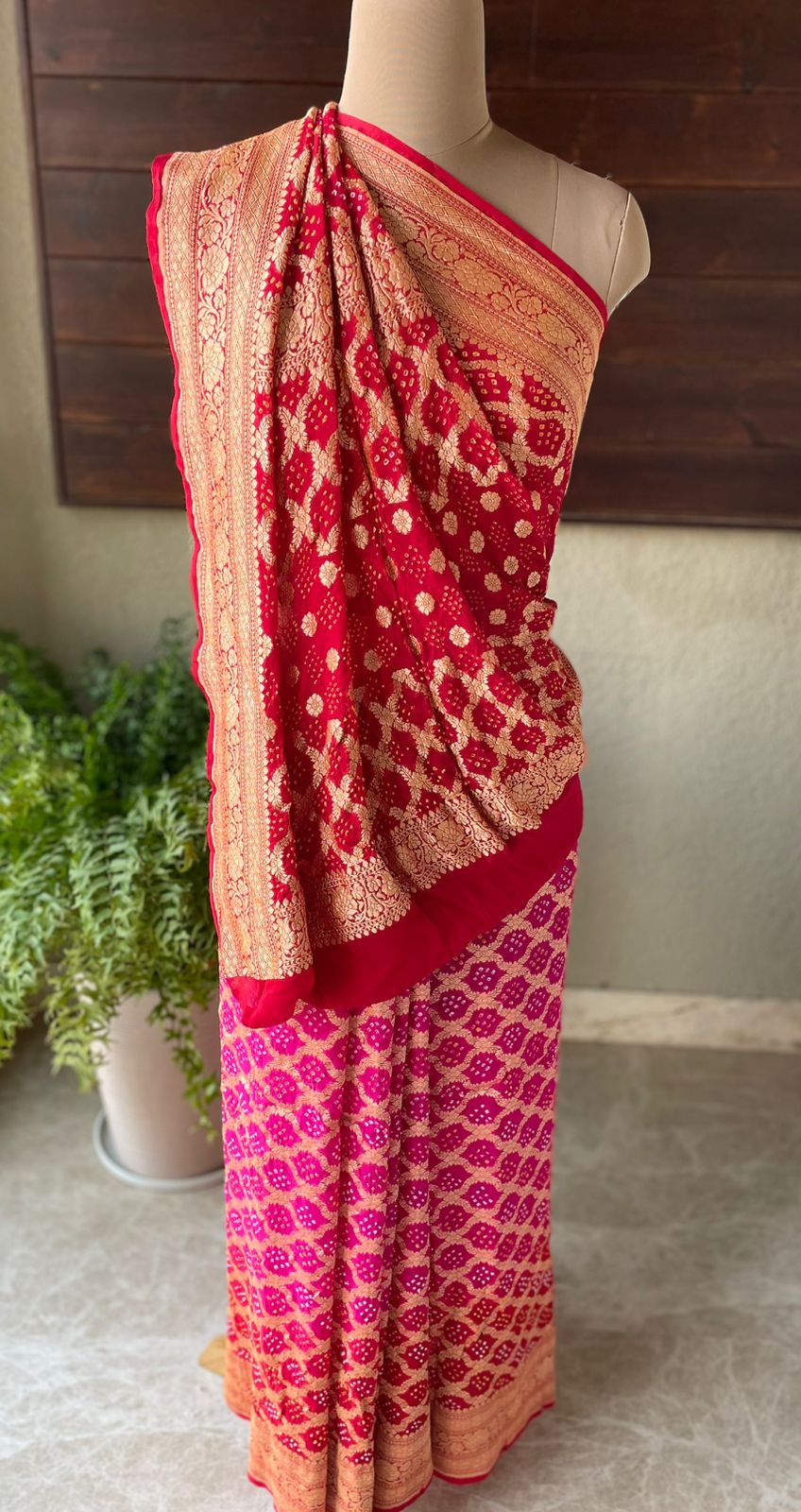 Namita - Red & Pink Bandhani Banarasi Saree
