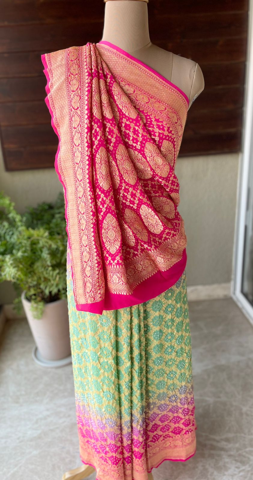 Aashvi - Rose Pink & Green Bandhani Banarasi Saree