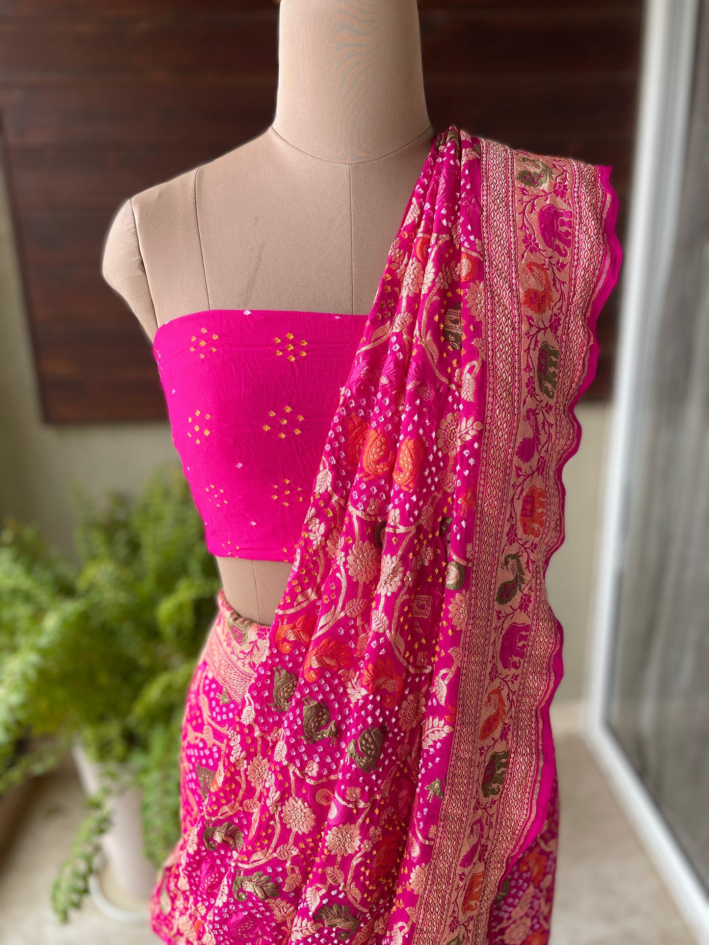 Vritti - Pink Tilfi Meenakari Bandhani Saree