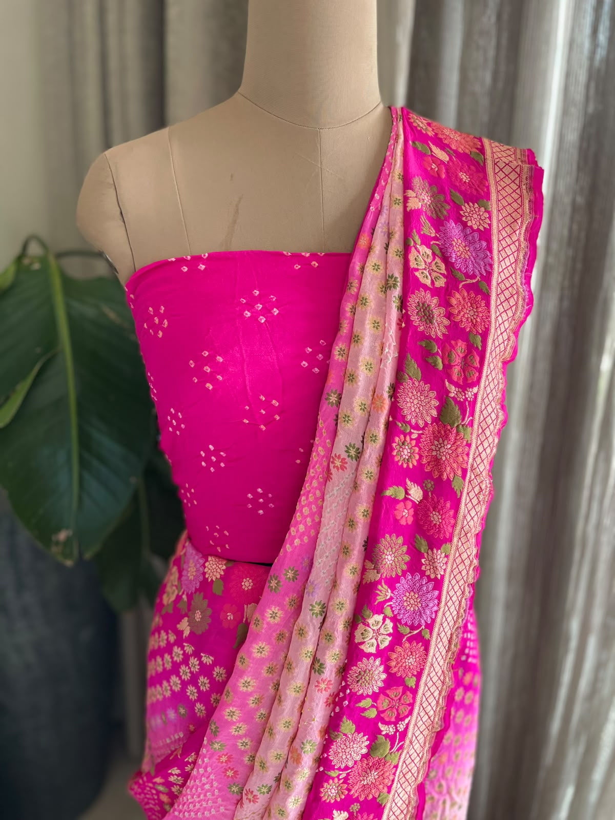 Tanuja - Pink & Peach Tilfi Meenakari Bandhani Saree