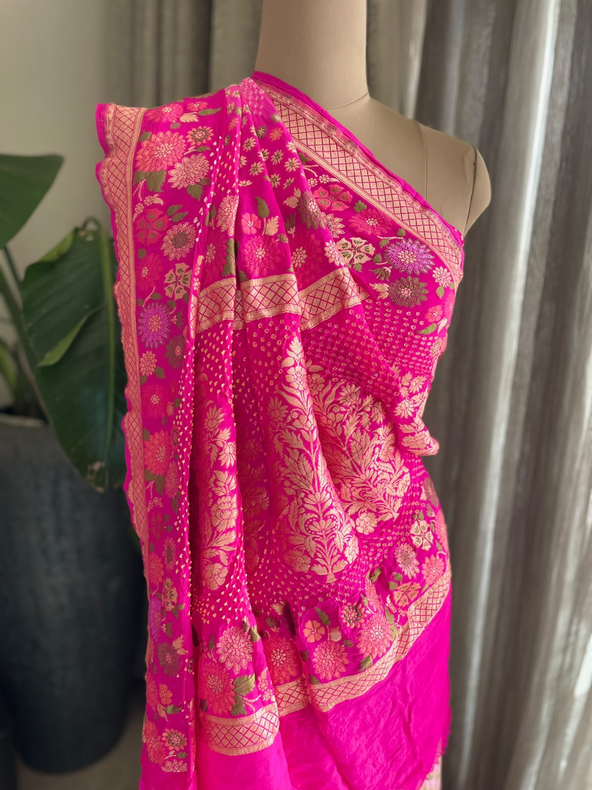 Tanuja - Pink & Peach Tilfi Meenakari Bandhani Saree