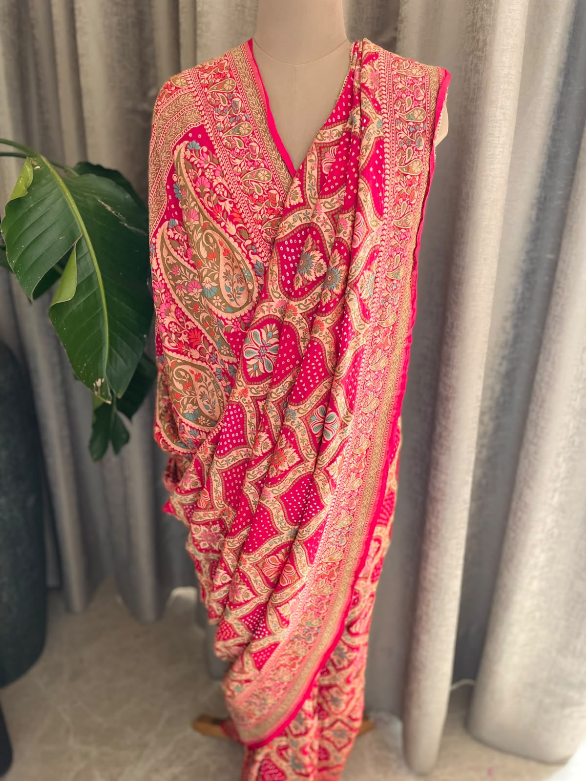 Shriya - Red Tilfi Meenakari Bandhani Saree