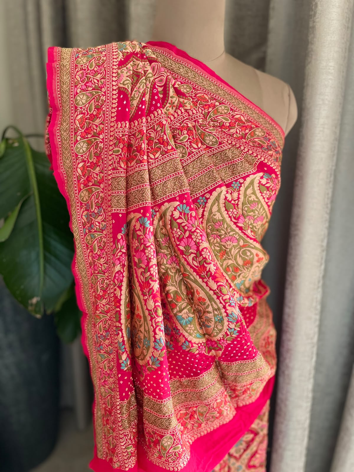 Shriya - Red Tilfi Meenakari Bandhani Saree