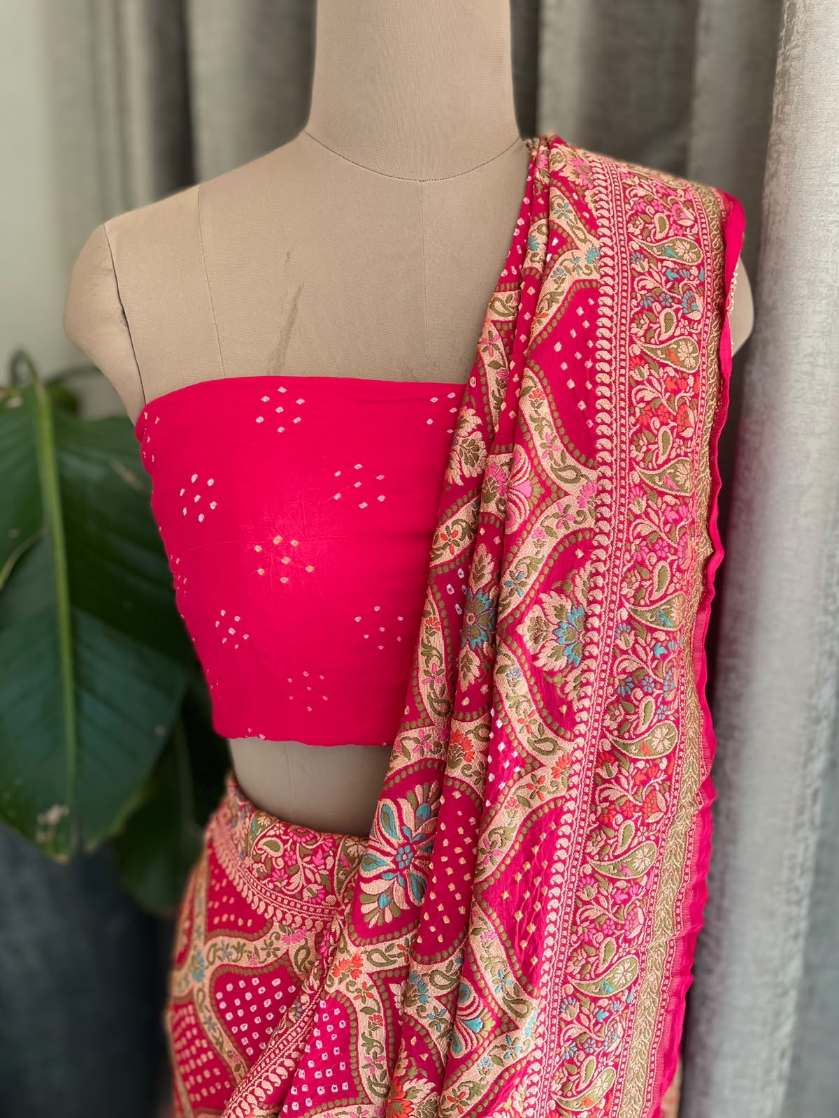 Shriya - Red Tilfi Meenakari Bandhani Saree