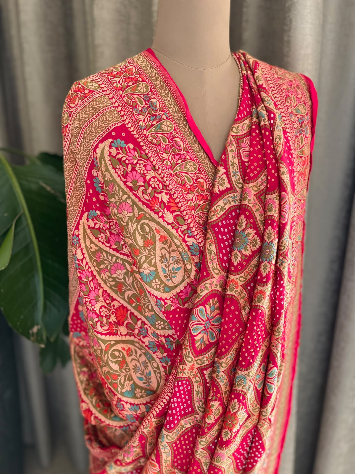 Shriya - Red Tilfi Meenakari Bandhani Saree