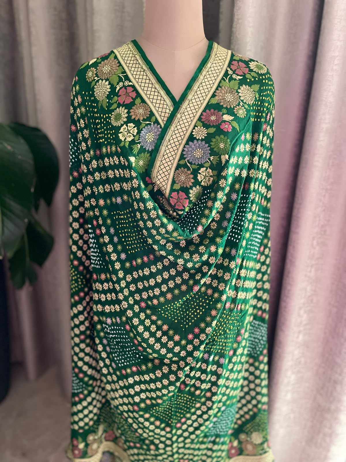 Bhumika - Green Tilfi Meenakari Bandhani Dupatta
