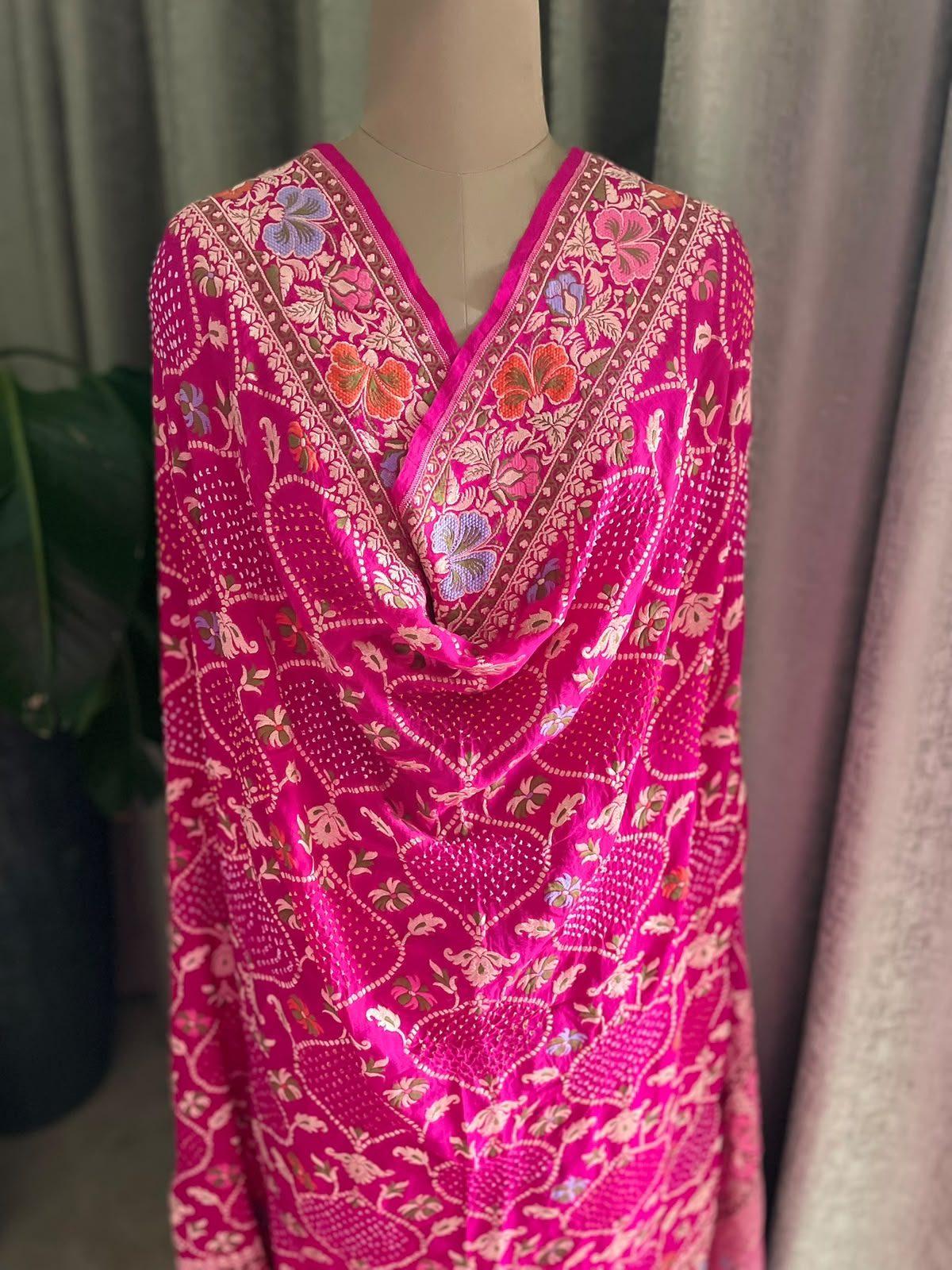 Ashita - Pink Tilfi Meenakari Bandhani Dupatta