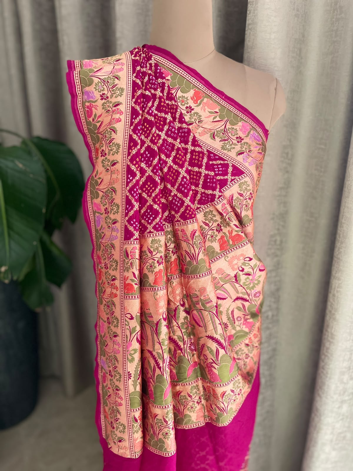 Mohini - Magenta Tilfi Meenakari Bandhani Saree
