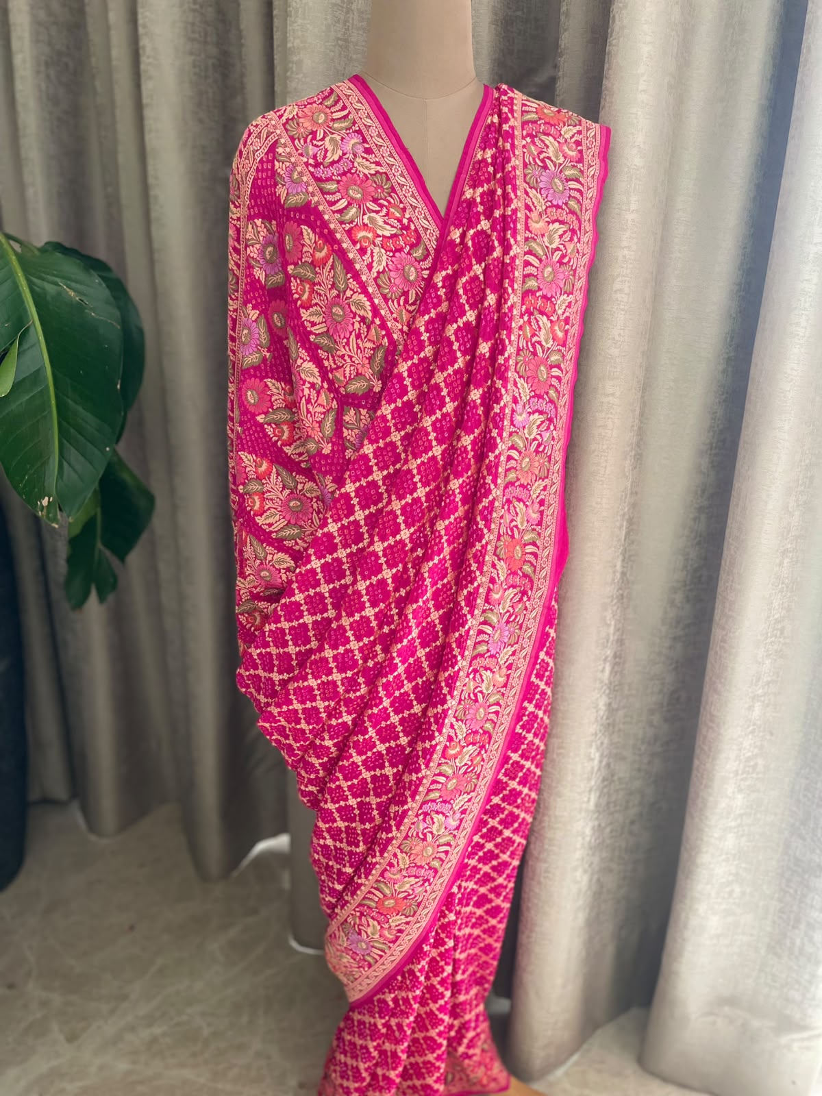 Malavika - Pink Tilfi Meenakari Bandhani Saree