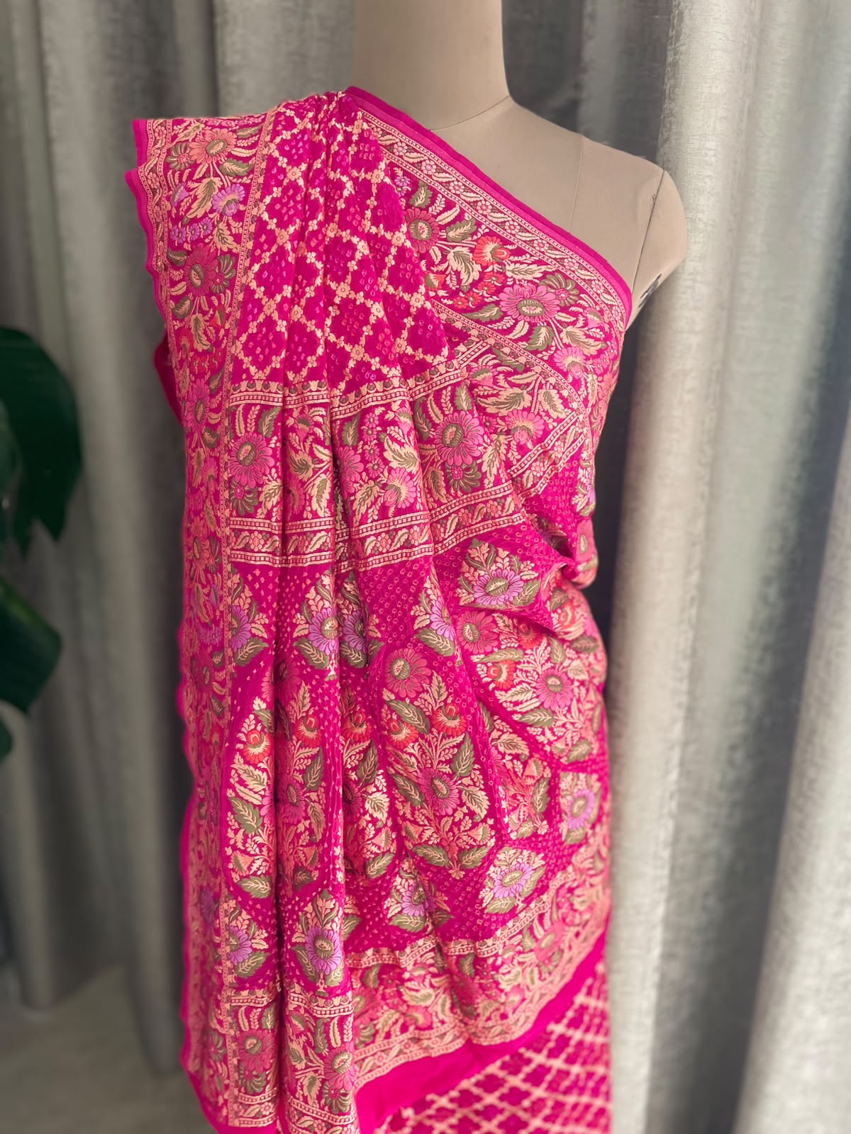 Malavika - Pink Tilfi Meenakari Bandhani Saree