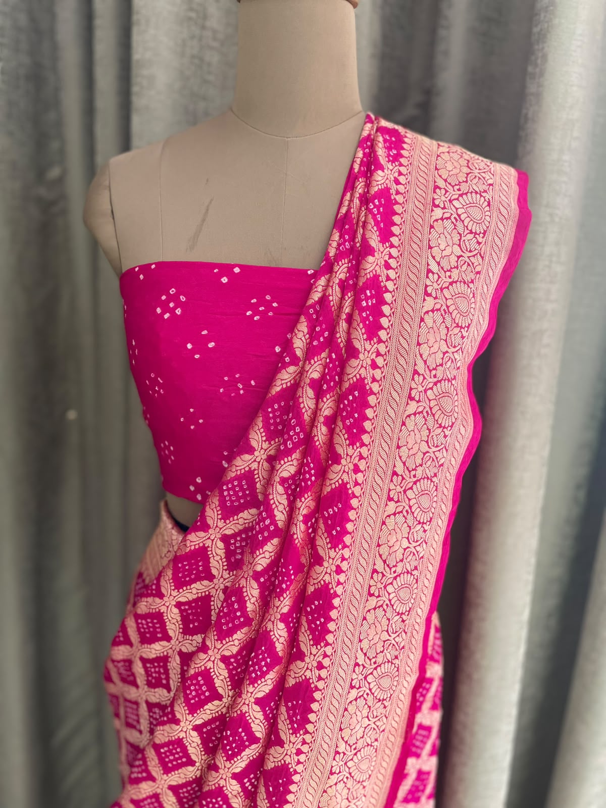 Sadhana - Pink Bandhani Banarasi Saree