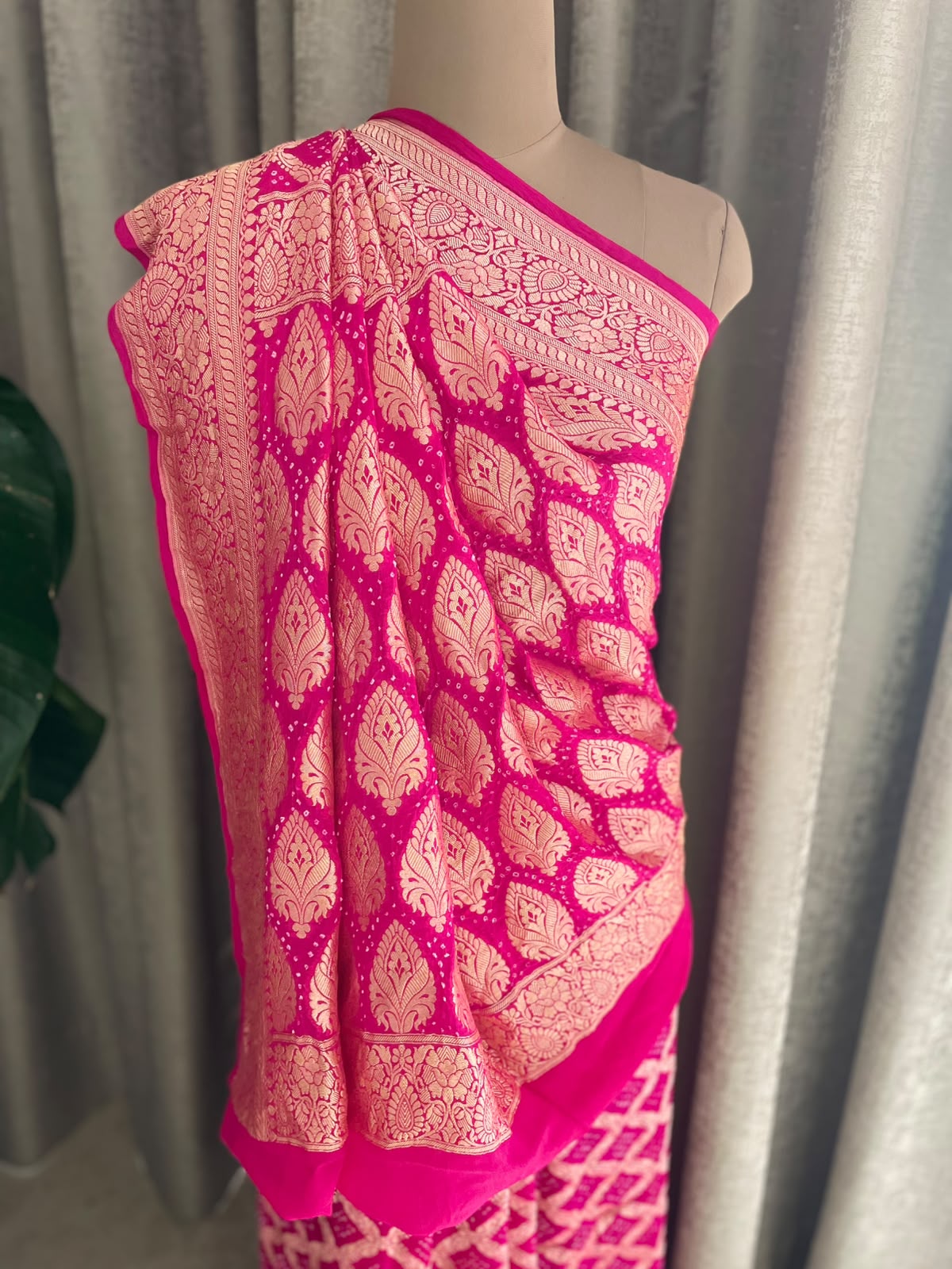 Sadhana - Pink Bandhani Banarasi Saree