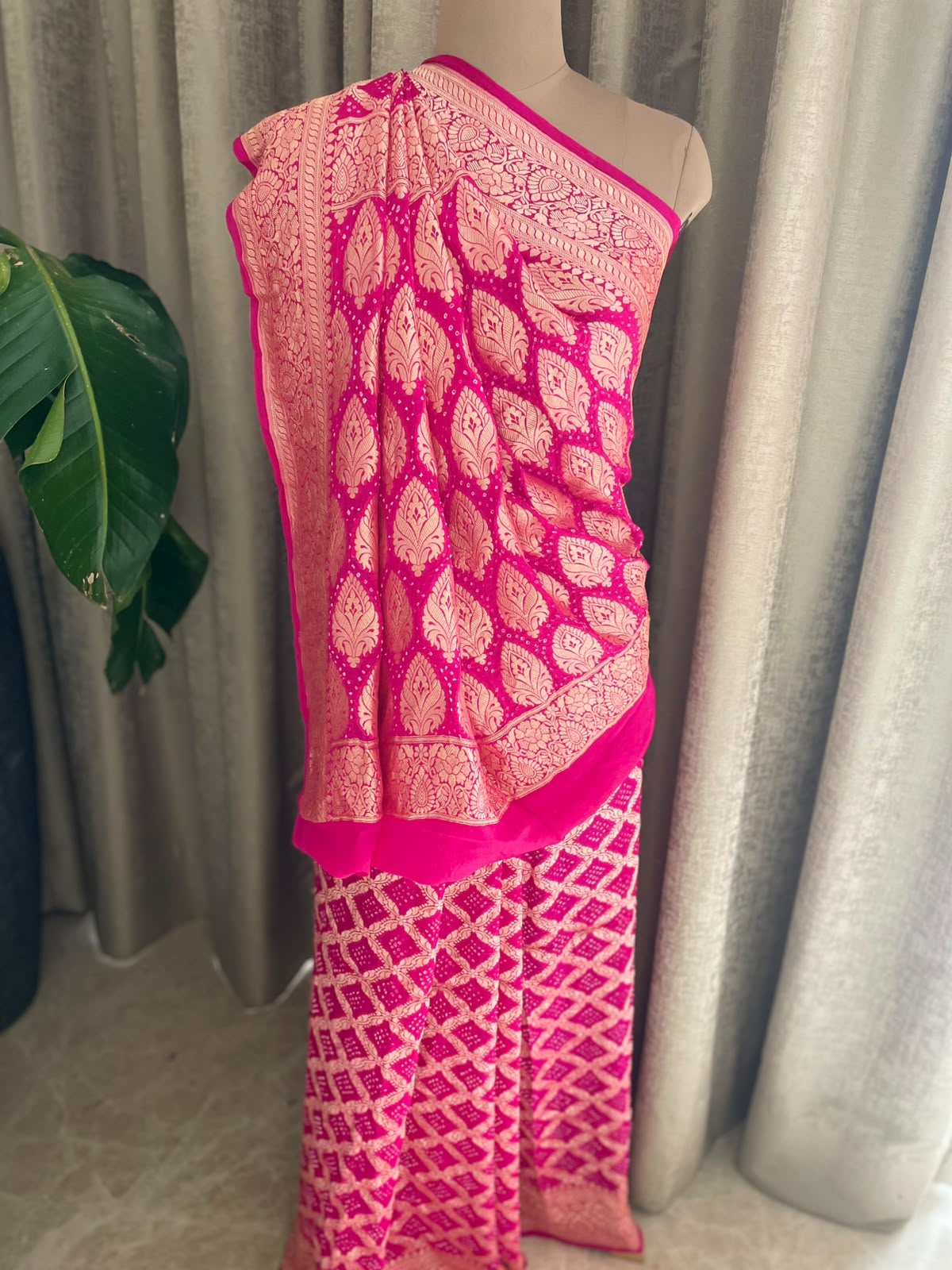 Sadhana - Pink Bandhani Banarasi Saree