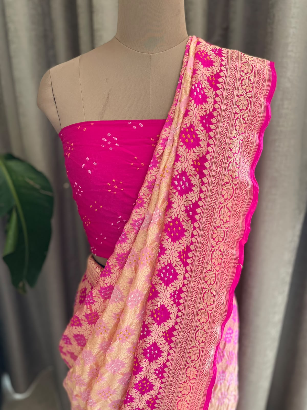 Divya - Pink & Peach Bandhani Banarasi Saree