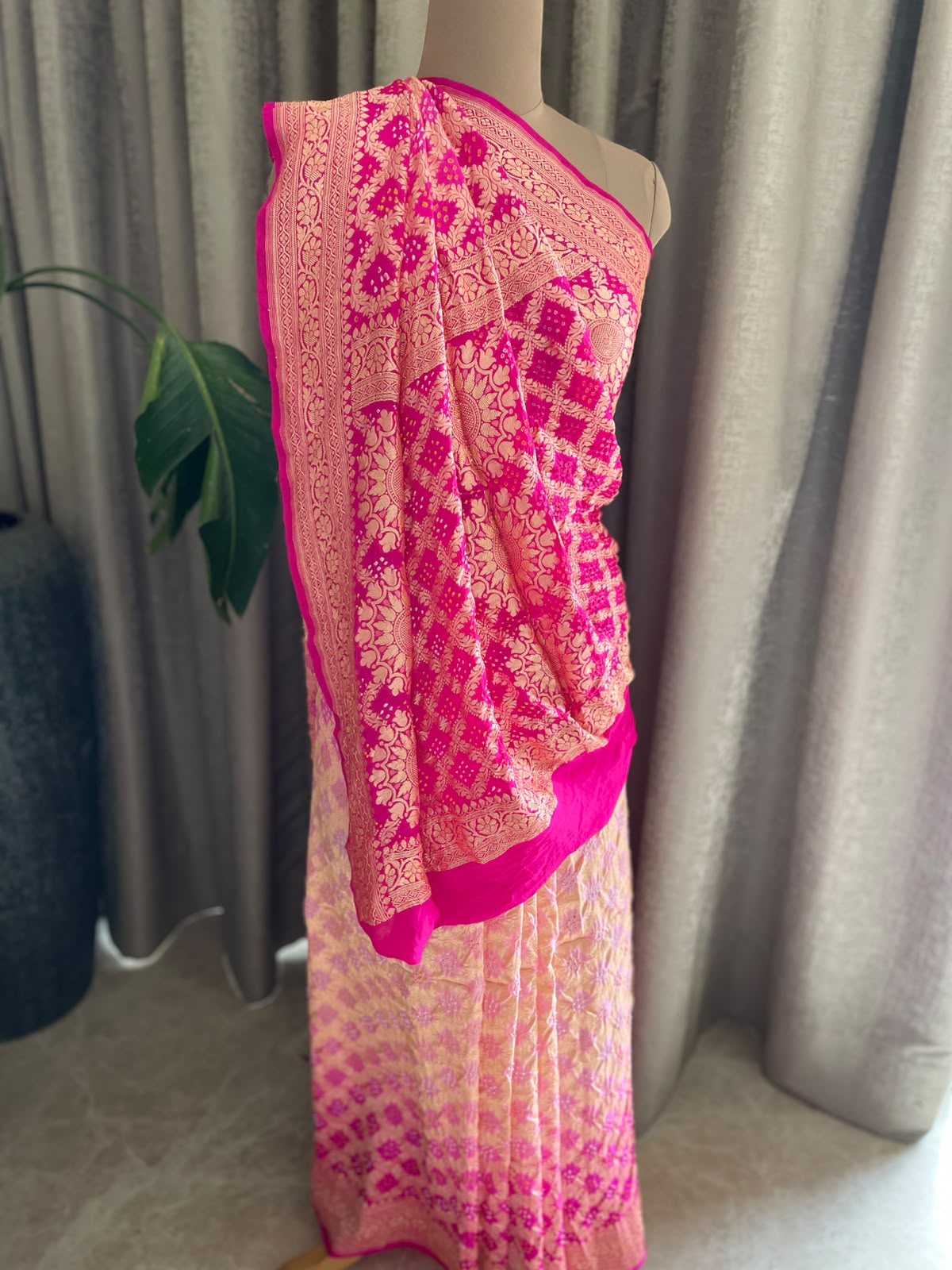 Divya - Pink & Peach Bandhani Banarasi Saree