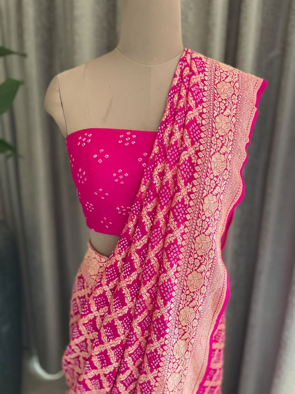 Vaishali - Pink Bandhani Banarasi Saree