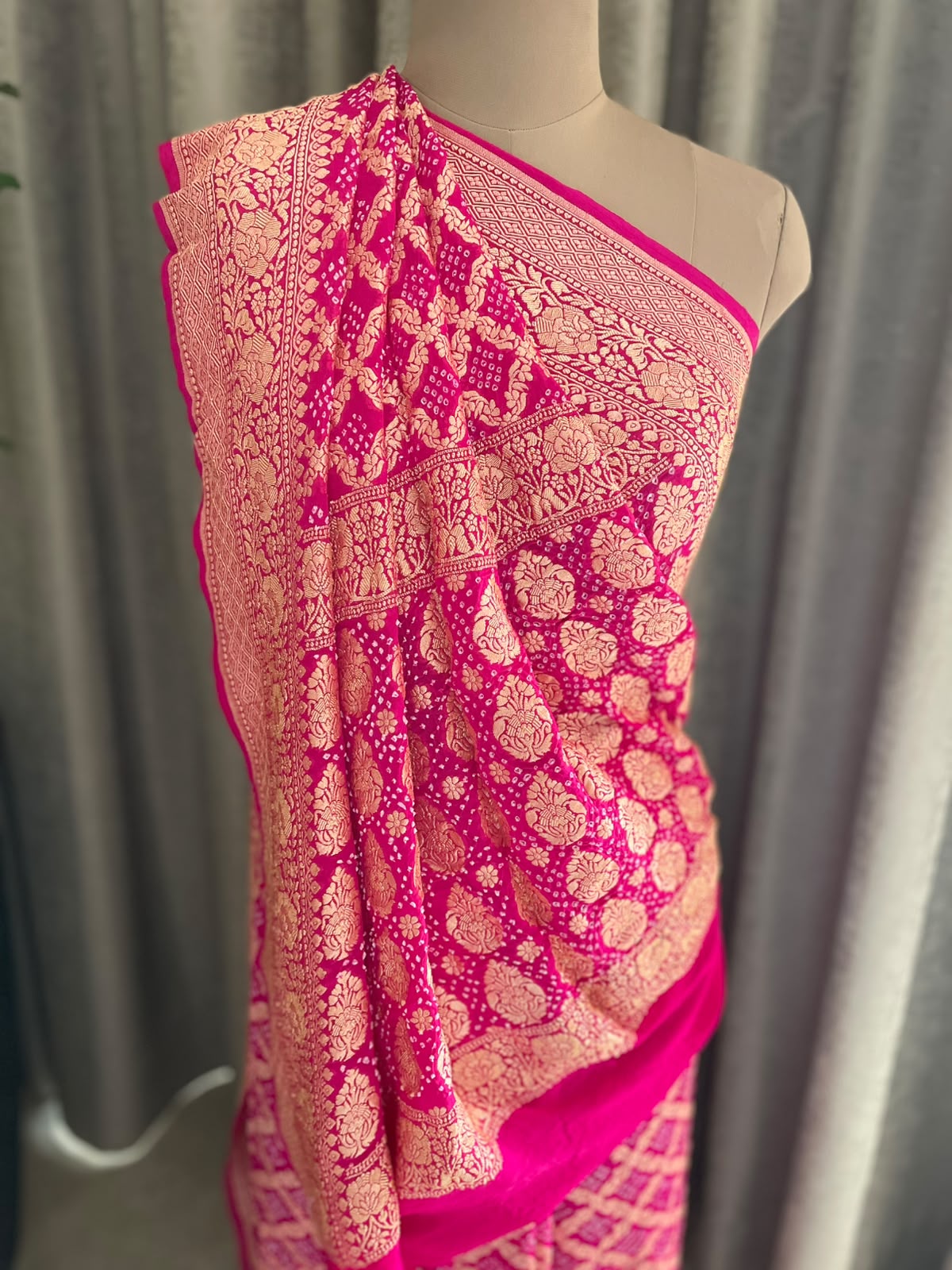 Vaishali - Pink Bandhani Banarasi Saree
